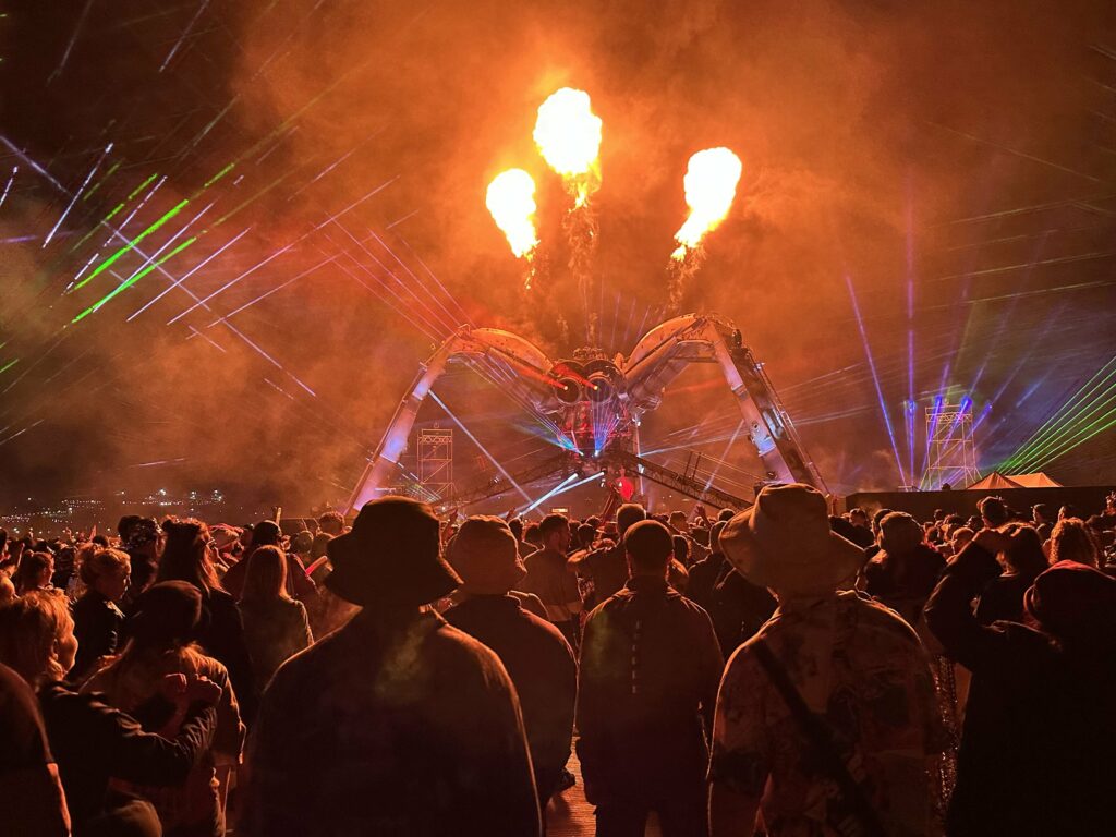 Arcadia spider stage with fire